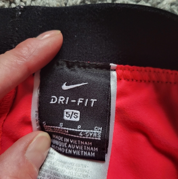 Nike Girls Outfit Size 5T - Picture 4 of 6